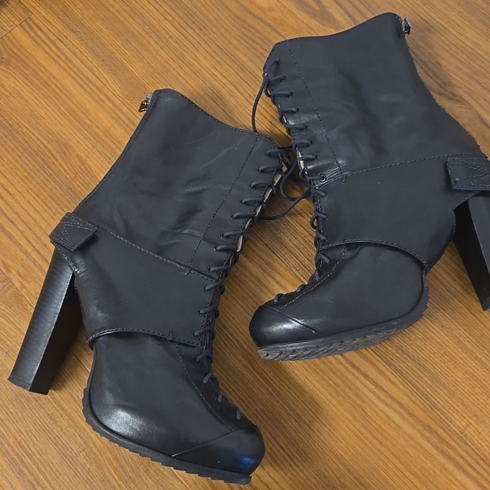 Alexander McQueen Leather Lace Up  Boots